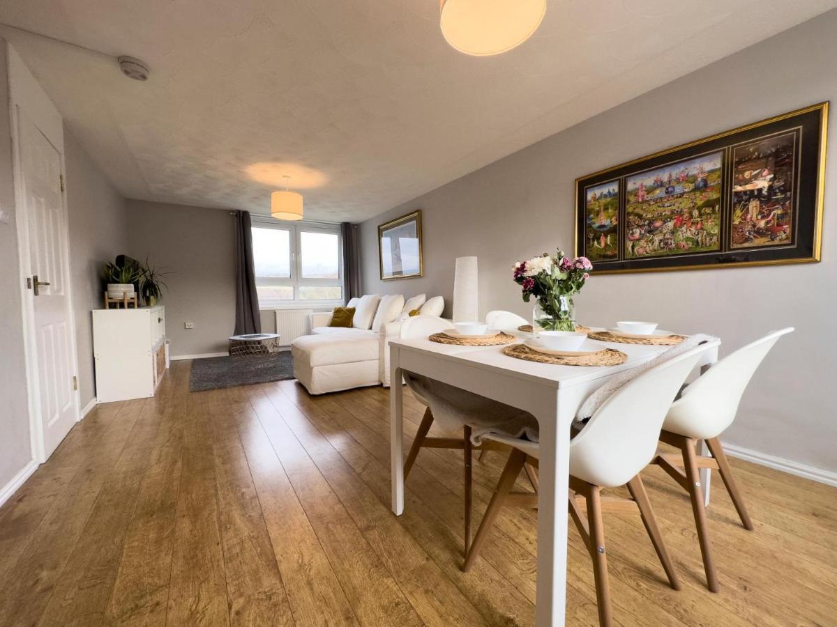 Scandi Style Apartment With Stunning Views リンリスゴー エクステリア 写真