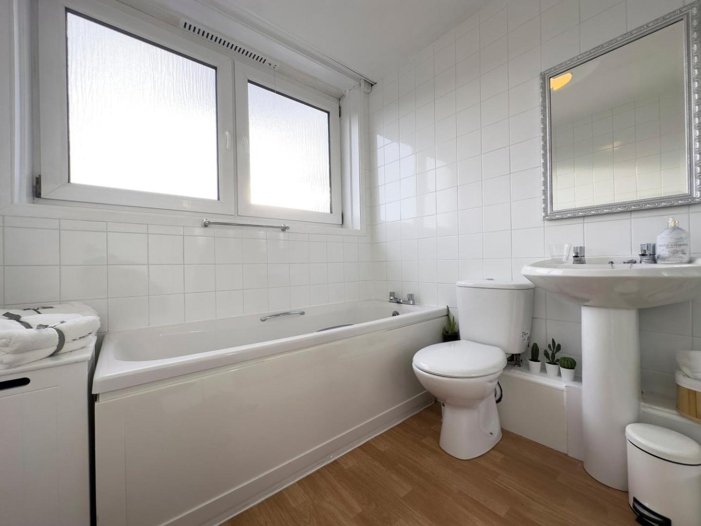 Scandi Style Apartment With Stunning Views リンリスゴー エクステリア 写真